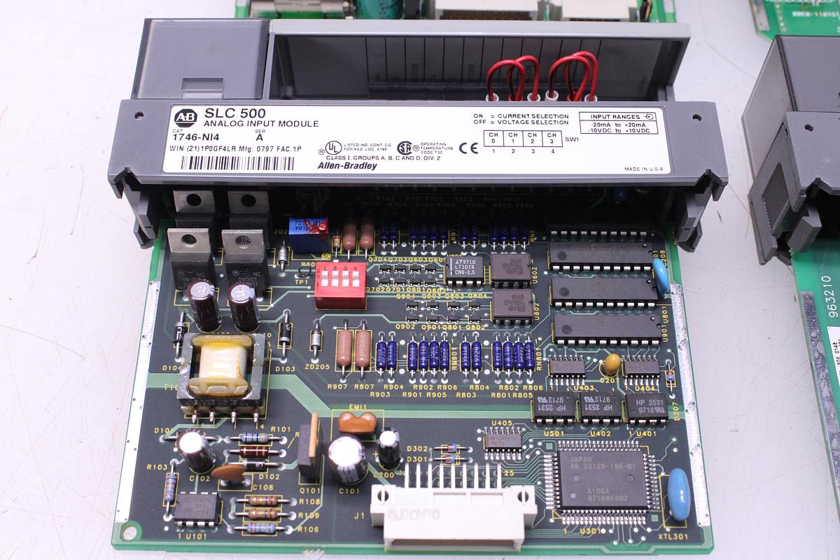 Usado Modulo Completo Allen-Bradley SLC 500