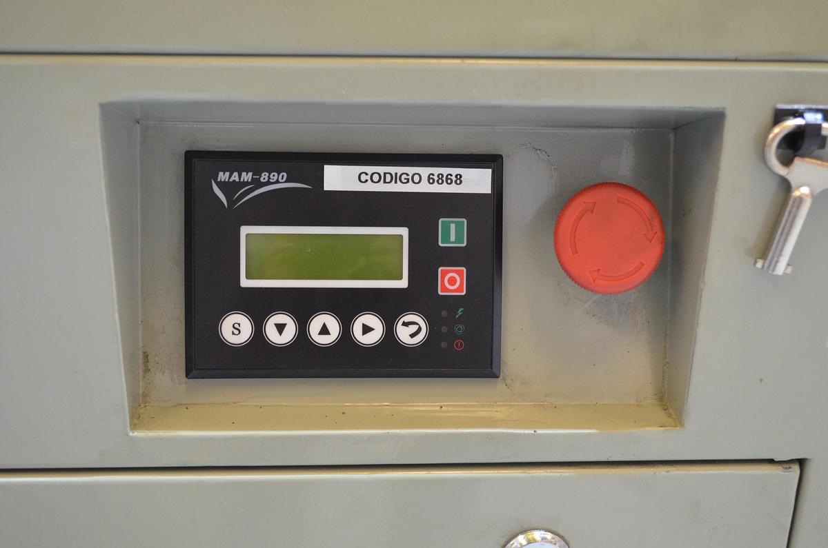 Usado Compresor de tornillo Silent Kroll 6hp con secador y calderín