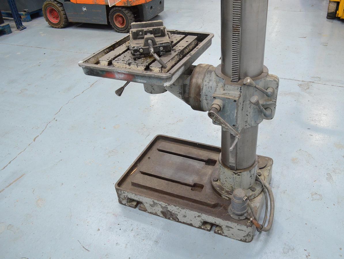 Usado Taladro columna engranajes MUGUI M-40-A