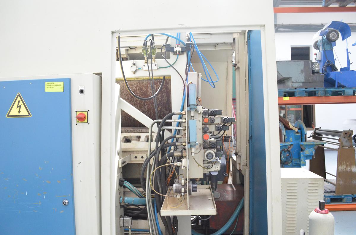 Usado Torno cnc Lealde TCN-12 de 3000mm e.p