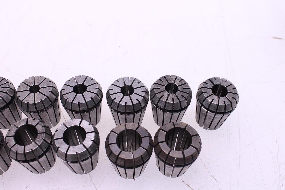 Usado Juego Pinzas Resorte ER32 "17 pcs" + Cono ISO 40 ASTRA