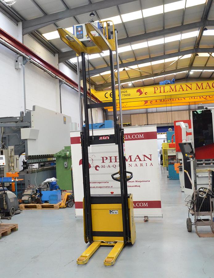 Usado Apilador eléctrico YALE MS 10-3220 - 1000kg