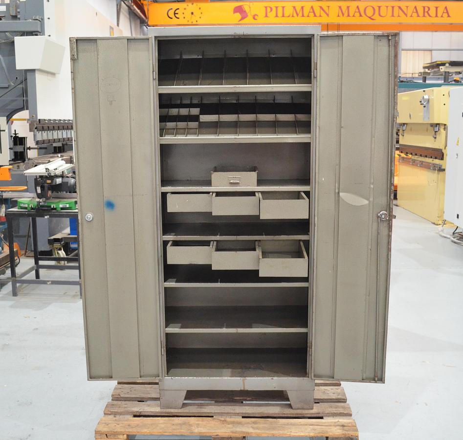 Usado Armario metálico para taller 750x380x1770mm