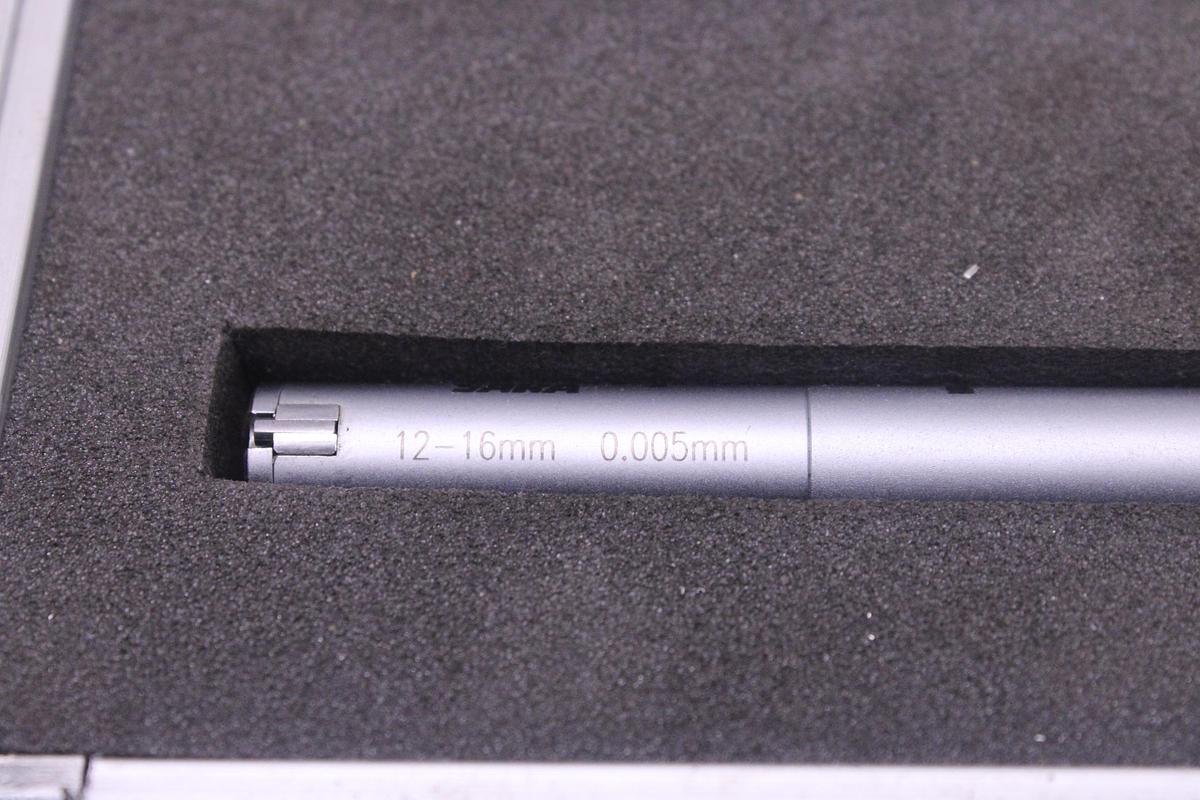 Usado Micrómetro interior 3 puntos SARA 12-20mm (0,005mm)