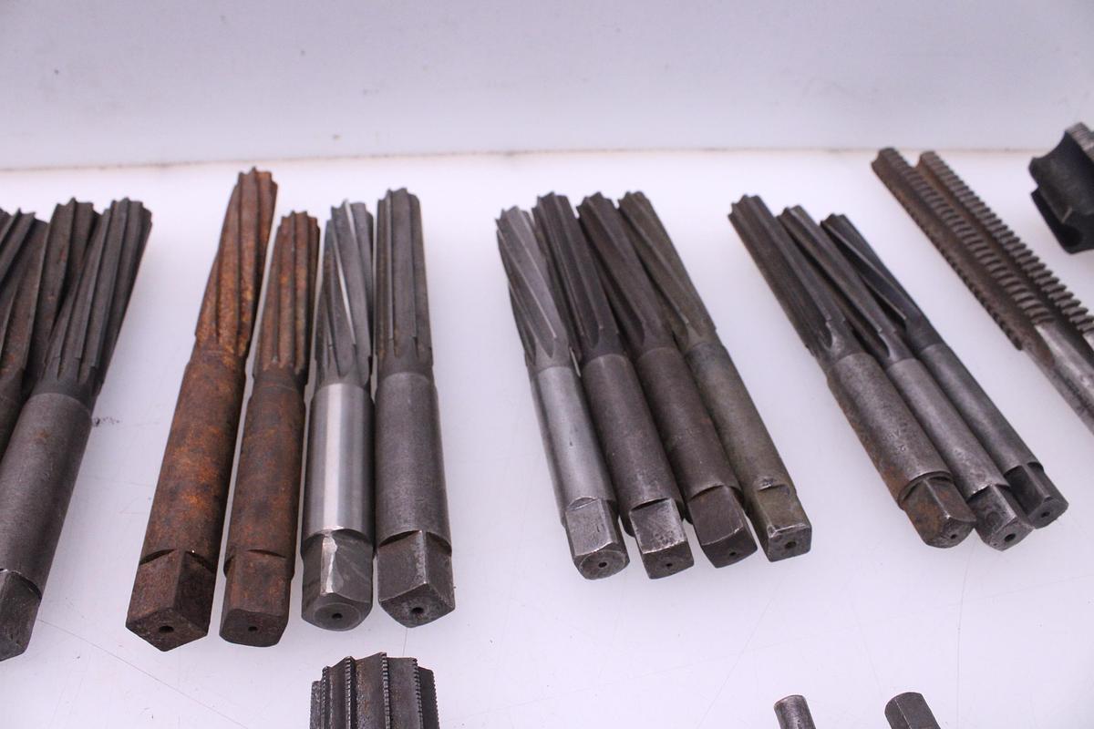 Usado Juego Escariadores y Machos de roscar con vástago cuadrado