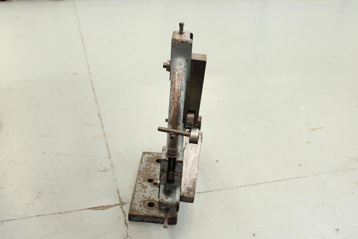 Usado Luneta Cerrada Para Torno 330 mm