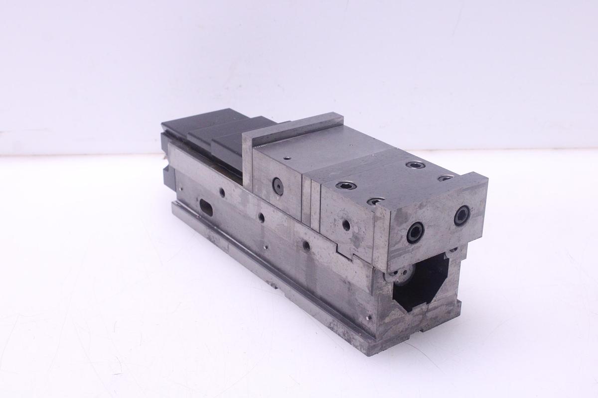 Usado Mordaza Mecánica Autowell AVQ-125G/HV