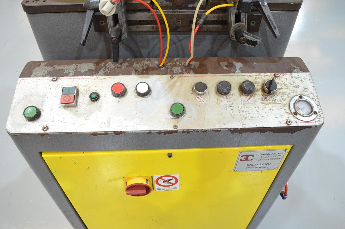 Usado Tronzadora frontal aluminio TRE C 3C modelo TA 450A