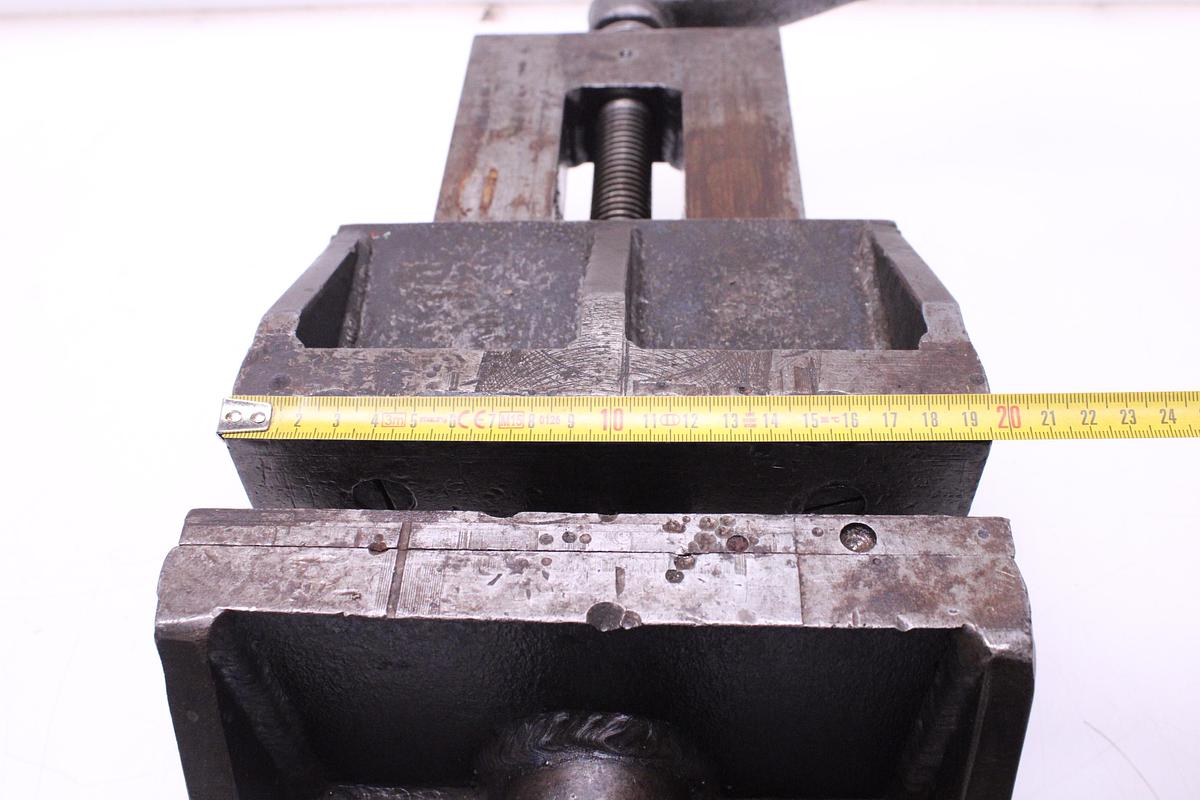 Usado Mordaza Mecánica 200 mm