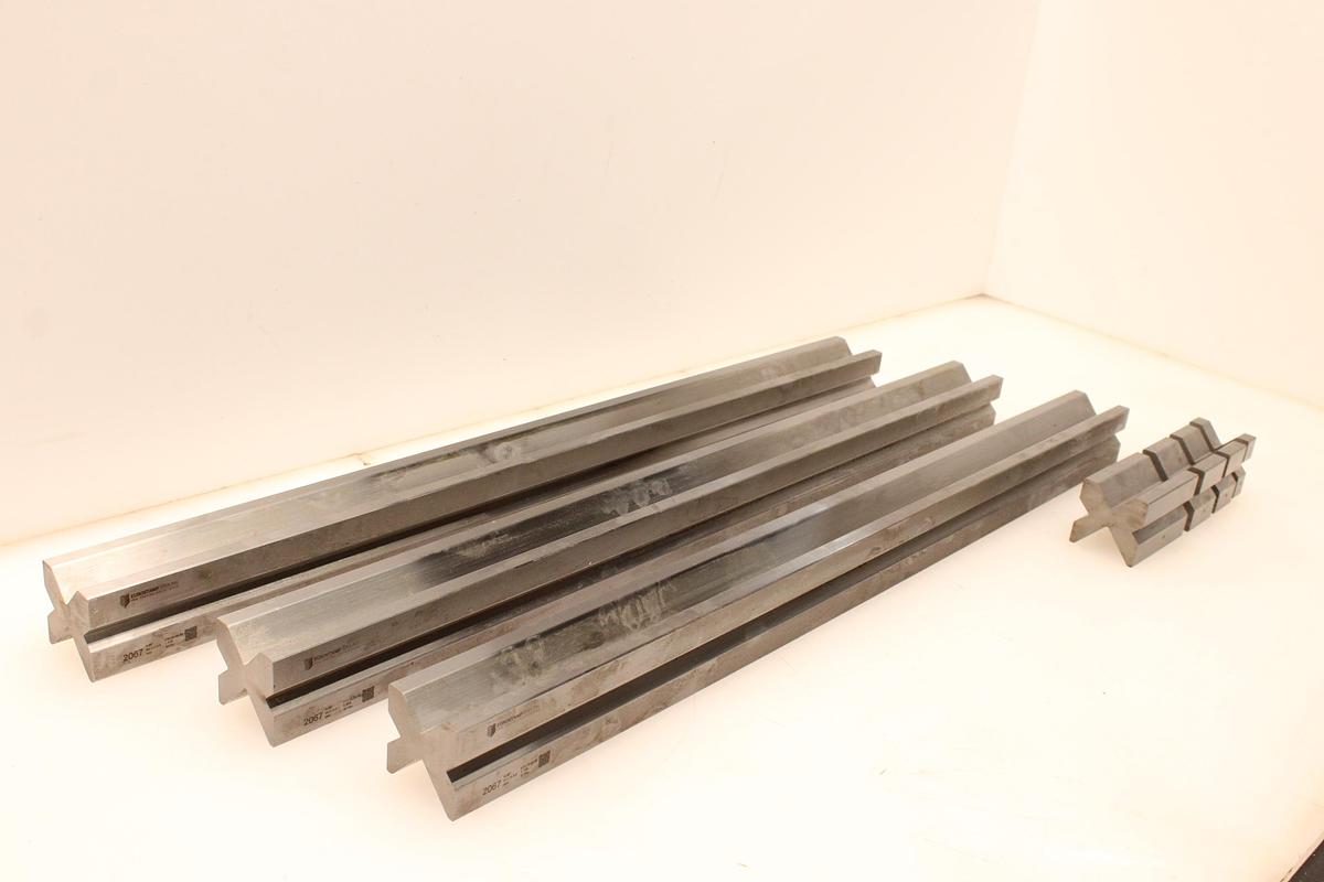 Usado Matrices EUROSTAMP 2067 85º - 7 Tramos