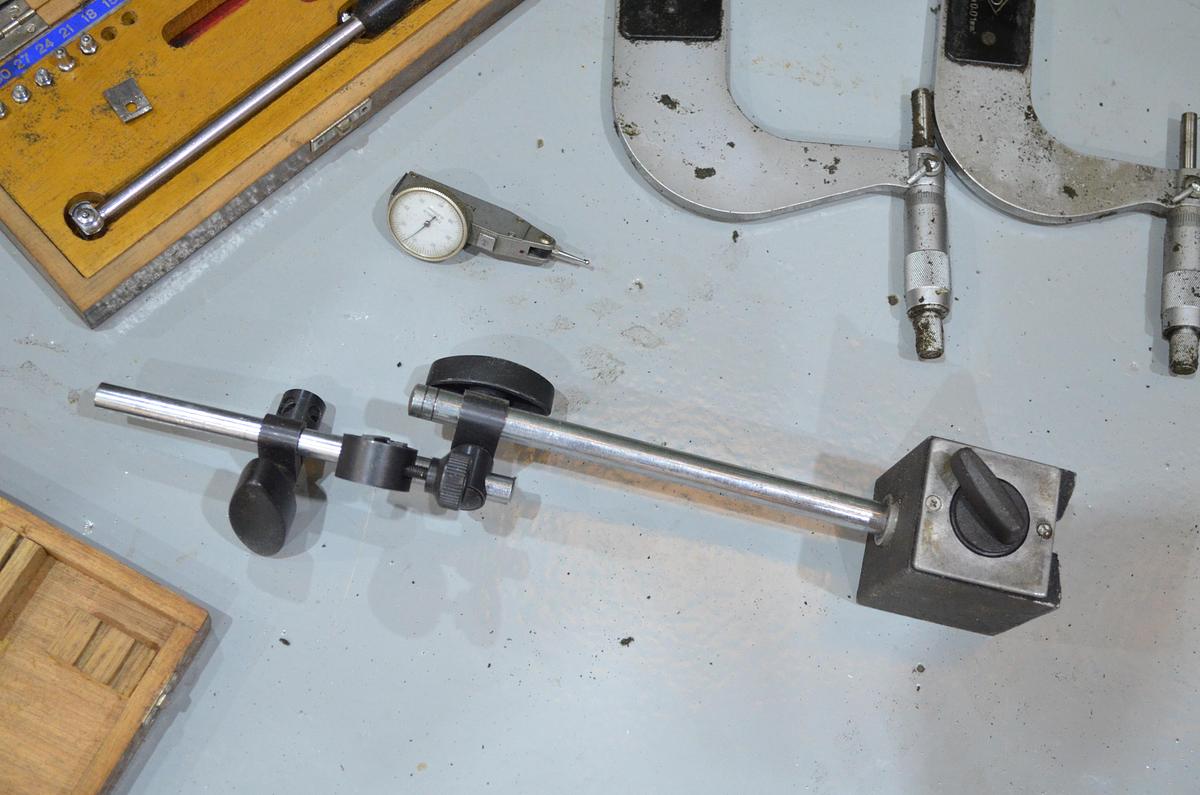 Usado Torno AP E-2 de 2.200mm e.p. con CE