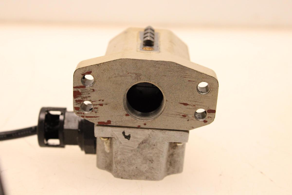 Usado Final de Carrera OMRON 4 SB 01D4-1 NTC