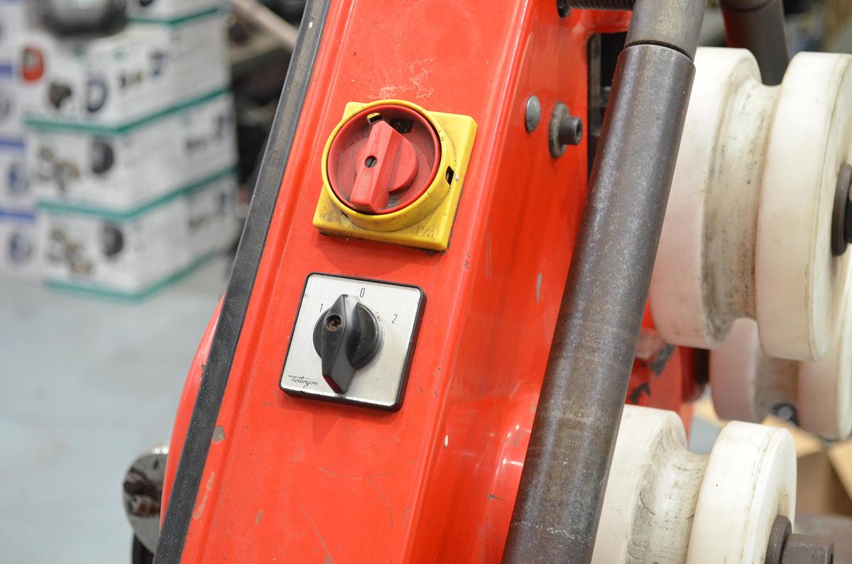 Usado Curvadora perfiles Euring CM 2000