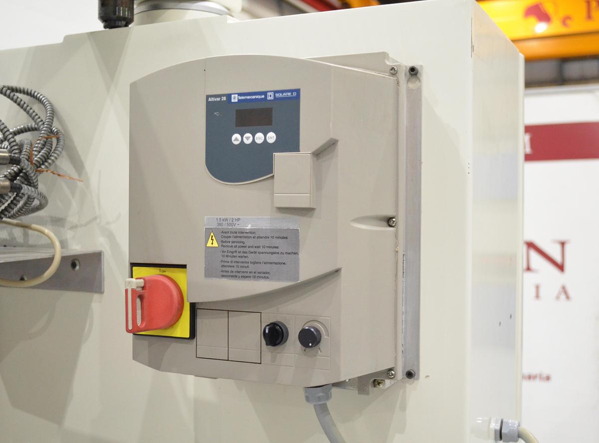 Usado Rectificadora Chevalier FSG-3A818 Eje z autom