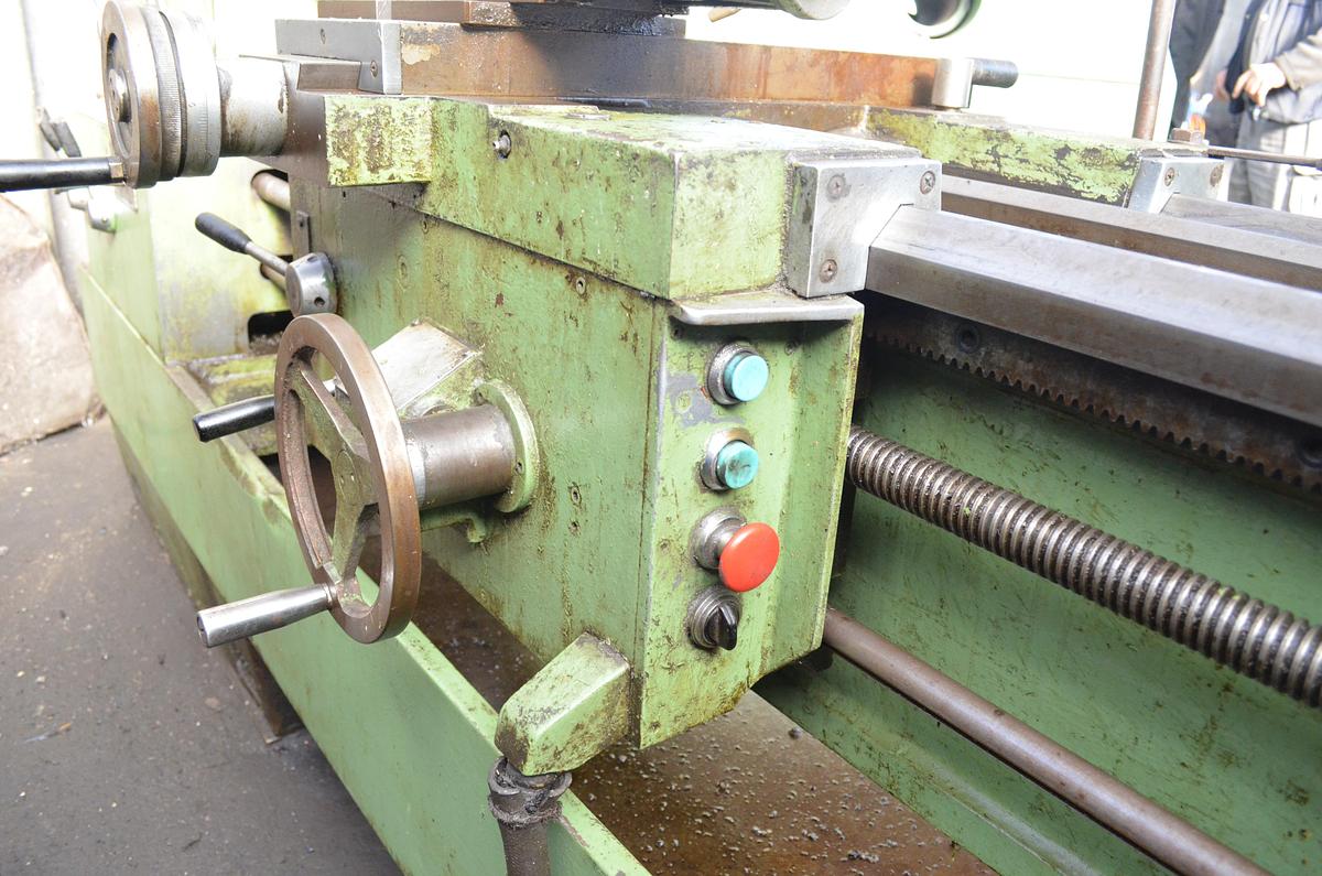 Usado Torno cumbre 60 1500mm e.p