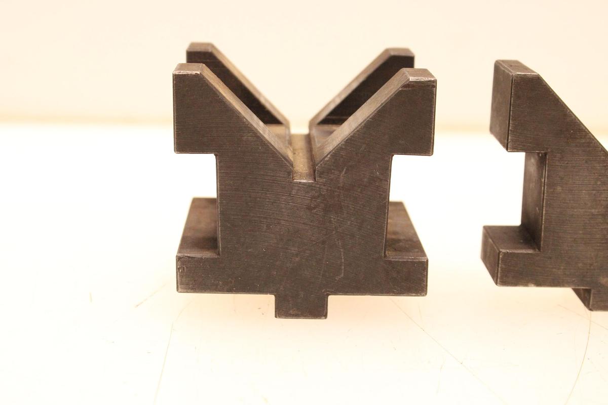 Usado Lote Bloques en V para fresadora