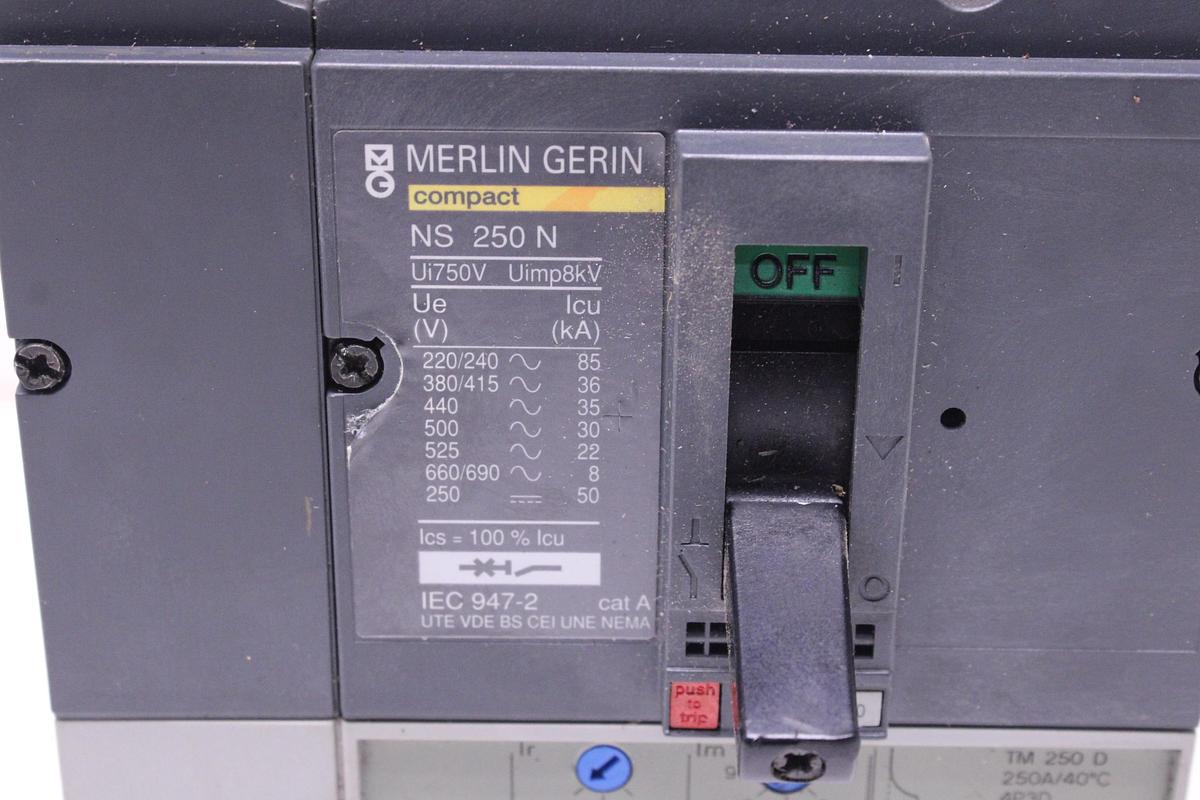 Usado Disyuntor Merlin Gerin Compact NS 250 N