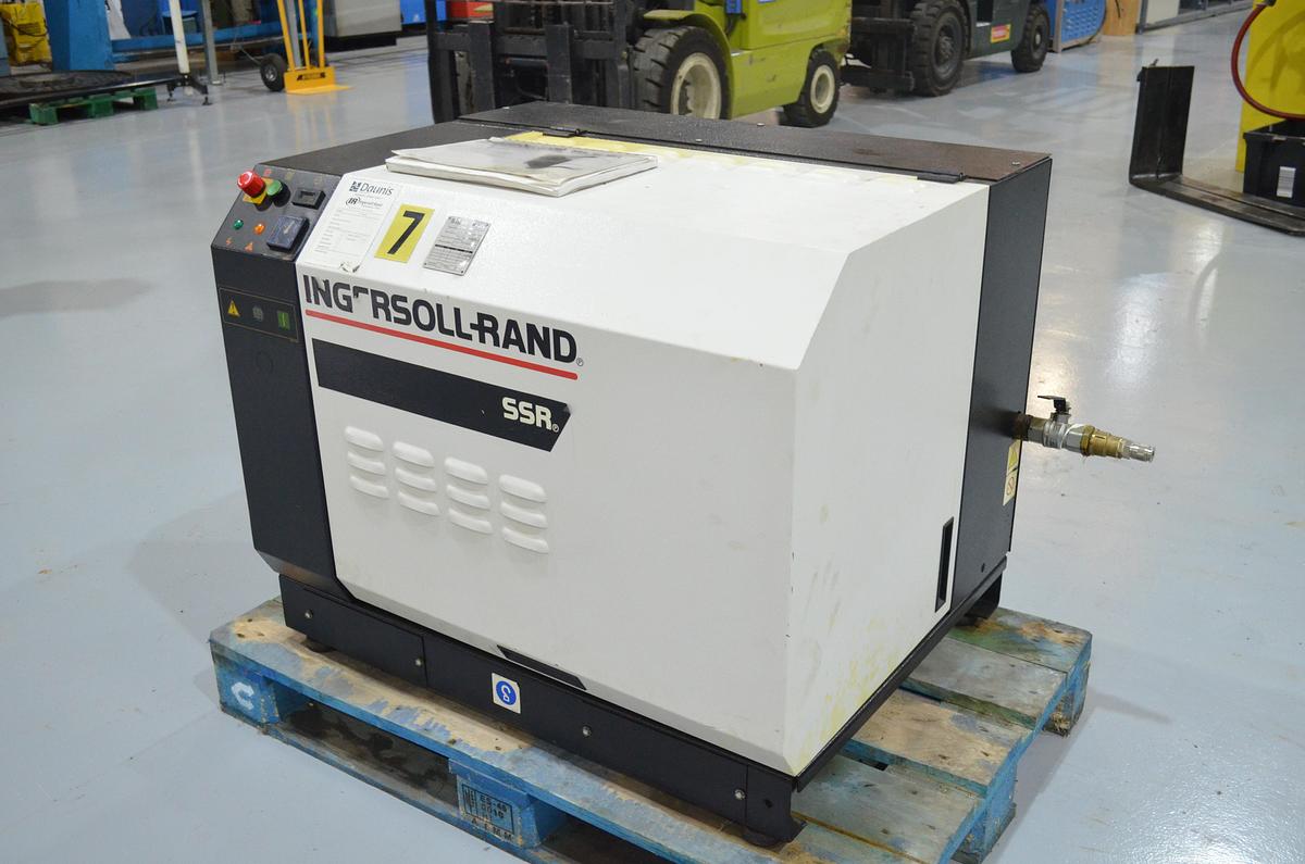 Usado Compresor tornillo Ingersoll-Rand ML11 15hp