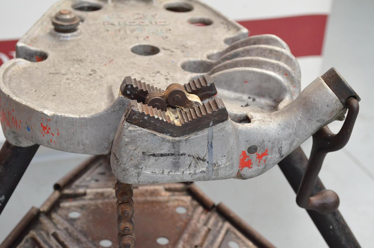 Usado Ridgid Tristand 450