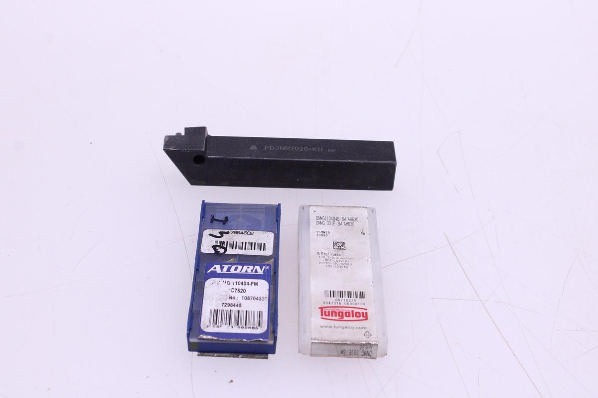 Usado Herramienta Portaplaquitas y plaquitas de widia DNMG 110404