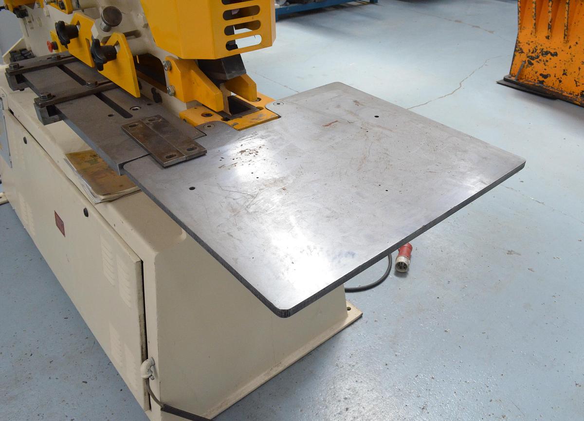 Usado Punzonadora GEKA HYD 70SD