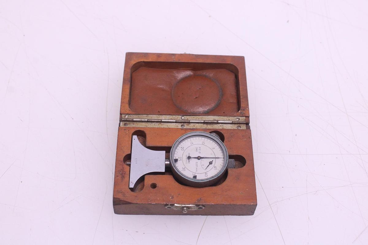 Usado Reloj Comparador de Profundidad COMPAC