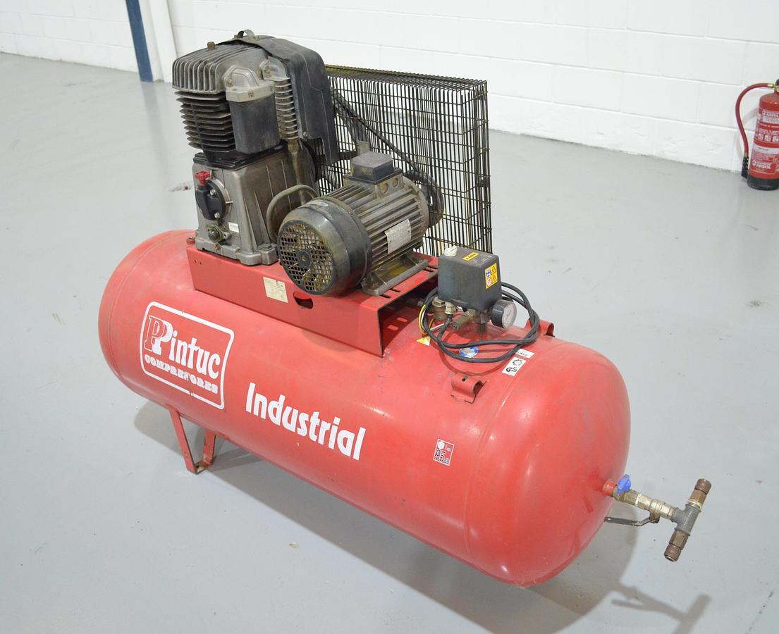 Usado Compresor piston Fini 5.5Hp - Calderín 270L