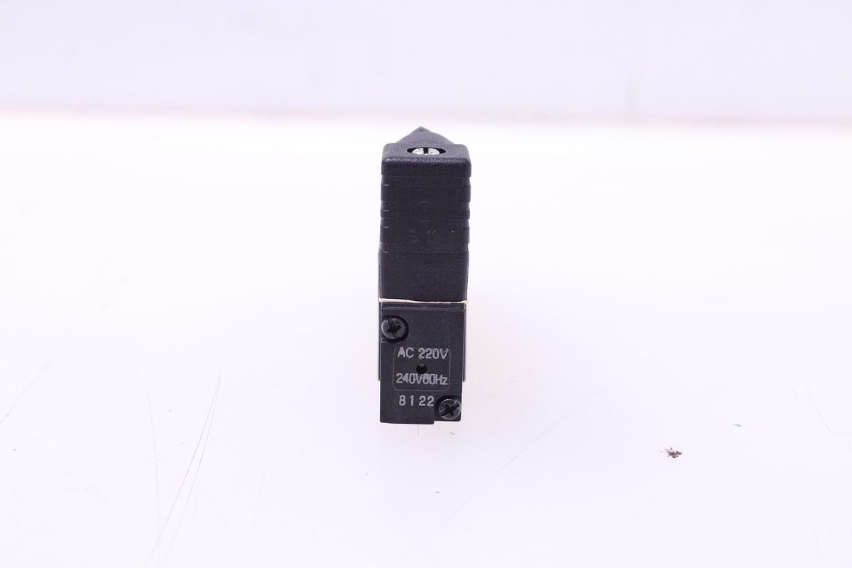 Usado Electroválvula CKD 4KA210-06G-B-AC220V-ST