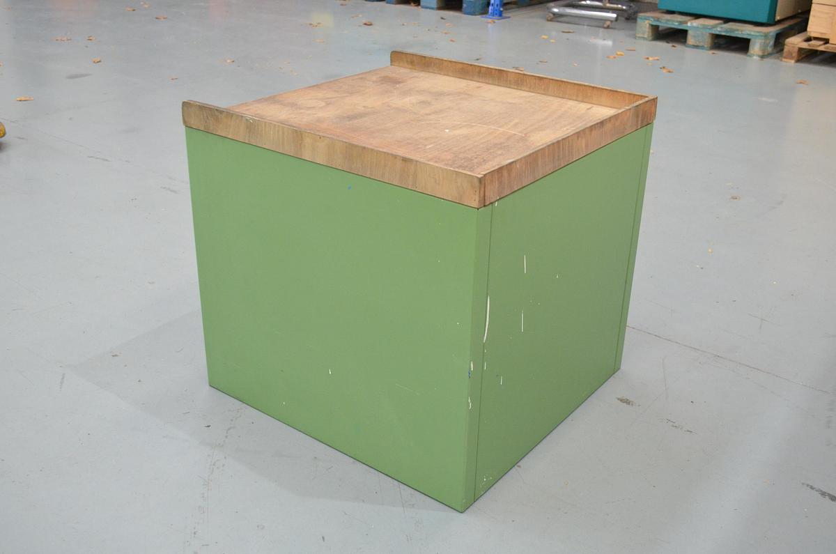 Usado Armario metalico cajones UNCETA 600x640x590(h)mm