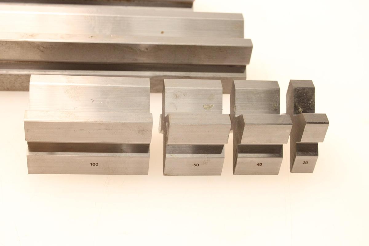 Usado Matrices EUROSTAMP 2067 85º - 7 Tramos