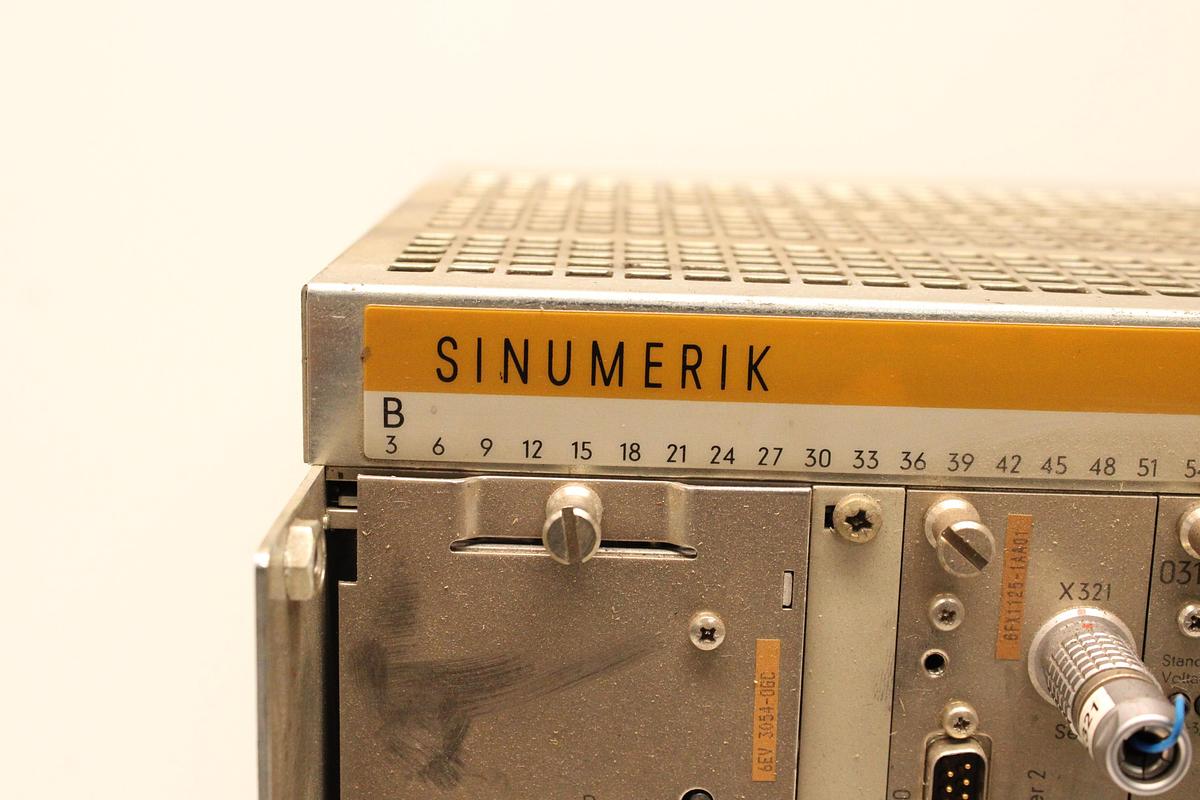 Usado Sistema Alimentación Integrado SIEMENS SINUMERIK 3 6FC3771-2FA-Z