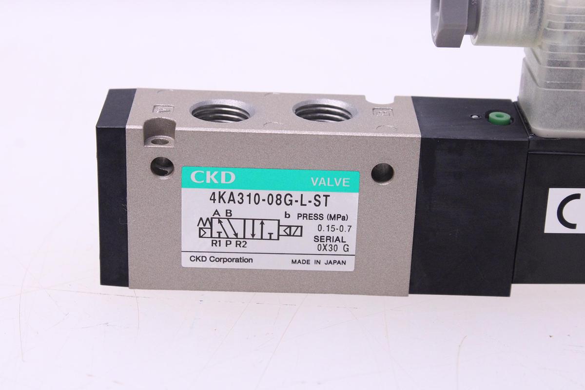Usado Electroválvula CKD 4KA310-08G-L-DC24V-ST