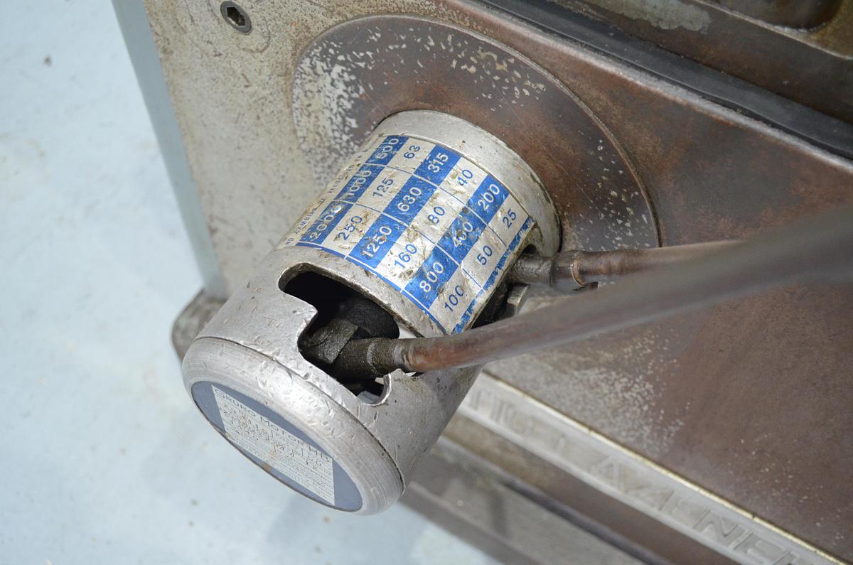 Usado Torno Amutio HB 575 - 1.000mm e.p