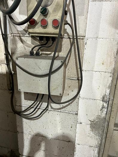 Usado Línea pintura en polvo con cabina y horno secado