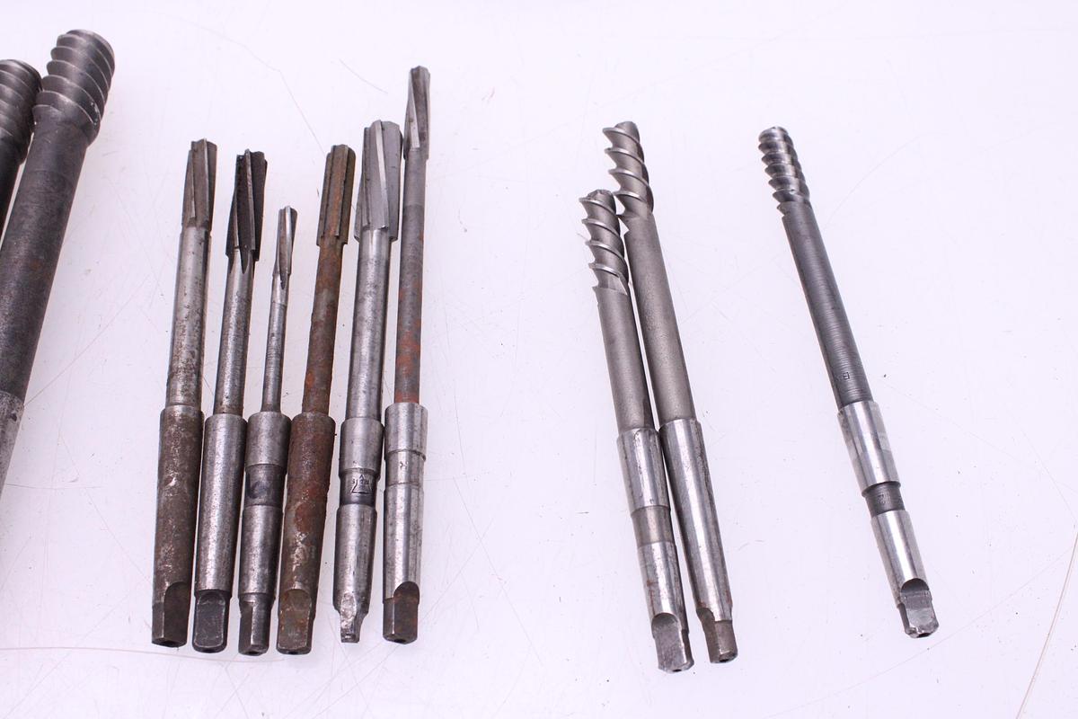 Usado Lote Escariadores y Fresas con Vástago Cono Morse
