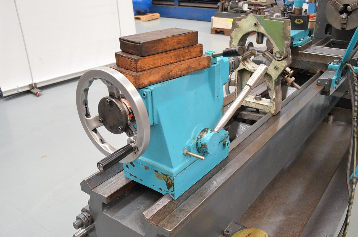 Usado Torno Pinacho L1-225 de 1650mm e.p. Azul