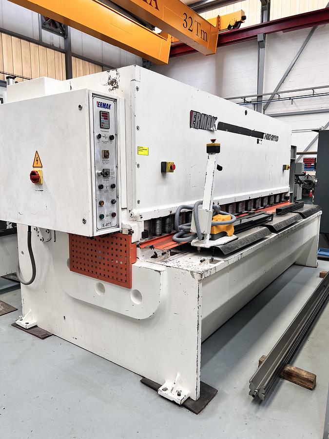 Usado Cizalla hidráulica ERMAKSAN HGD 3100-10