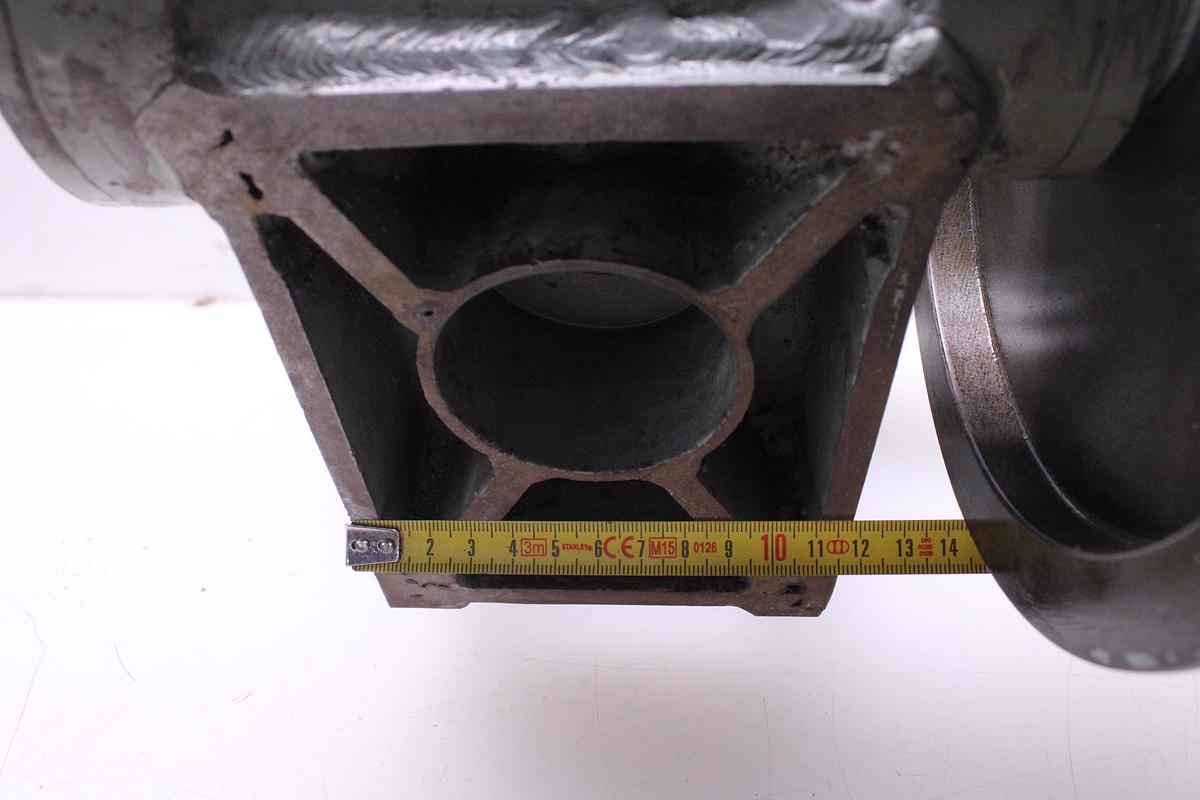 Usado Rectificadora Muela sobre Torno AGUIRENA