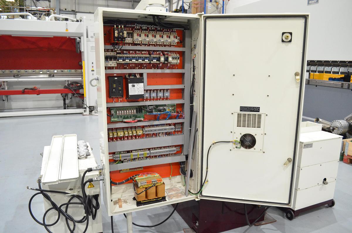 Usado Rectificadora Chevalier FSG-3A818 Eje z autom