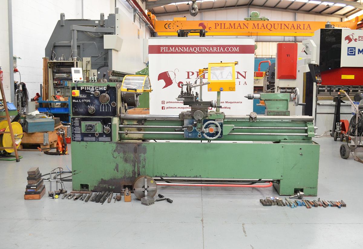 Usado Torno Pinacho L1-225  1650mm e.p. verde