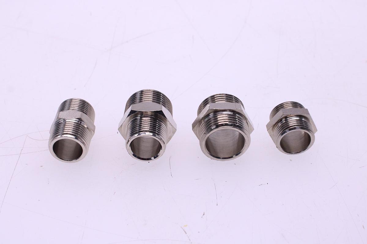 Usado Lote Racores AIGNEP Macho Conico 3/4" y 1" - 87 Unidades