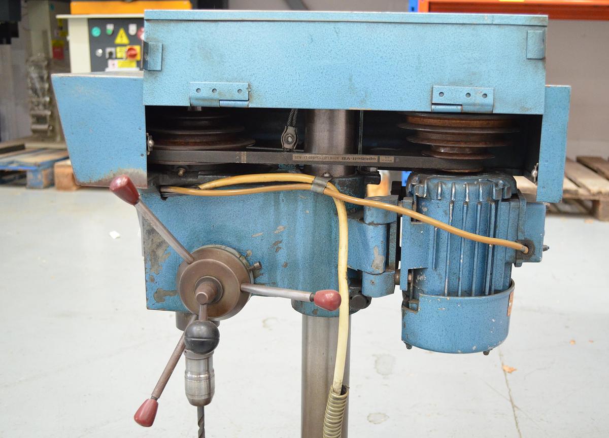 Usado Taladro sobremesa correas Ara-Mon 501