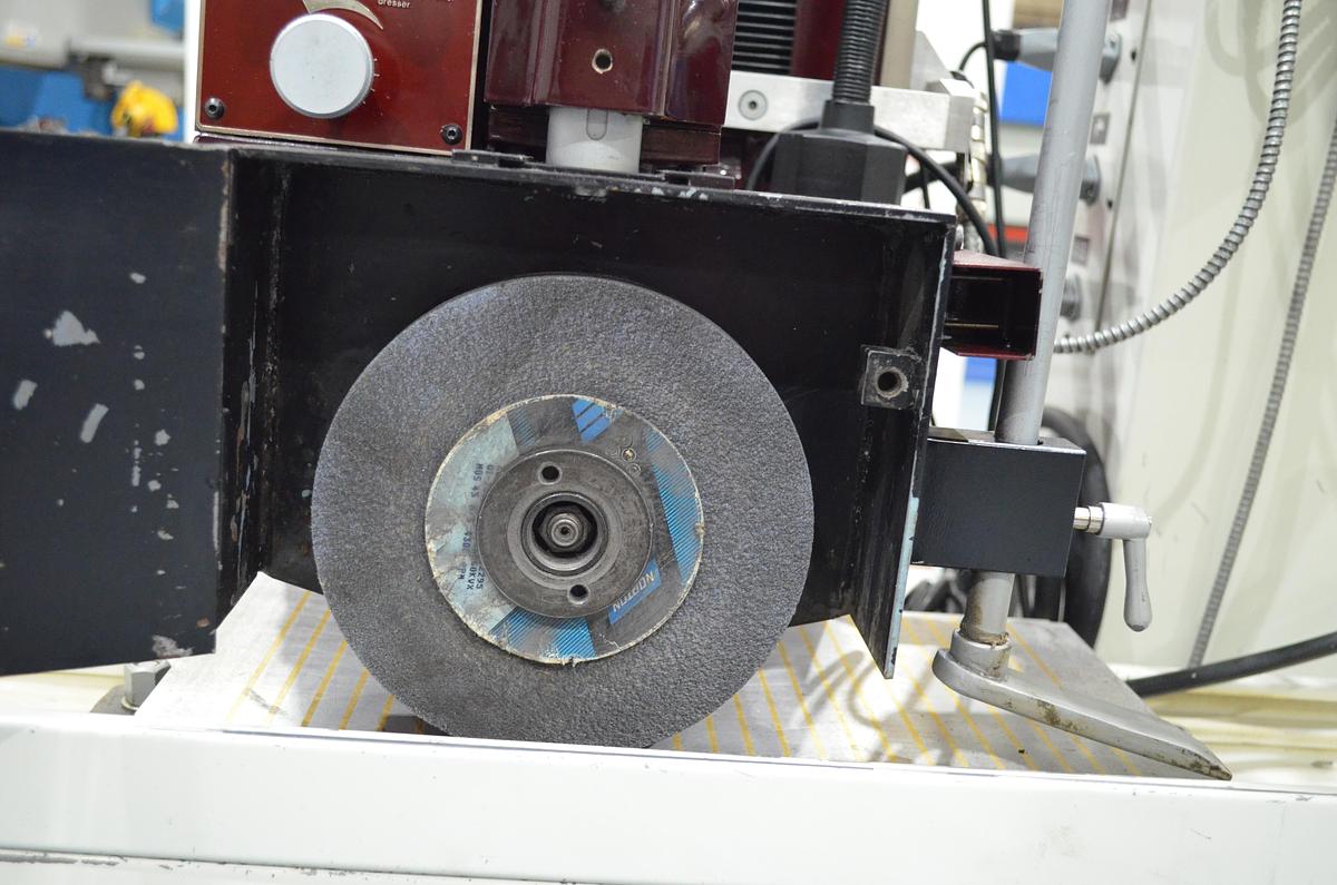 Usado Rectificadora Chevalier FSG-3A818 Eje z autom