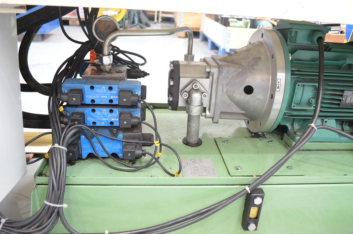 Usado Punzonadora Hidráulica Geka 80 S