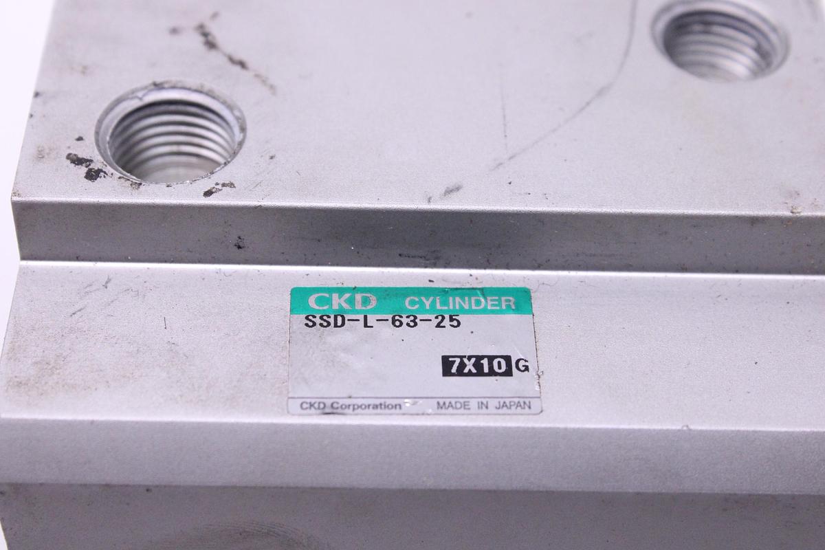 Usado Cilindro Neumático CKD SSD-L-63-25