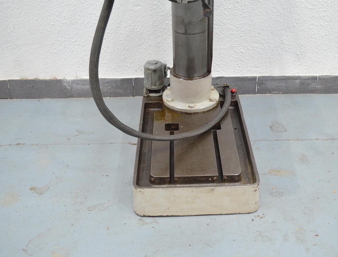 Usado Taladro columna Ibarmia 35-CA blanco