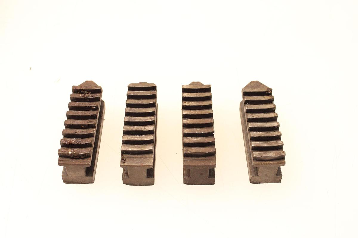 Usado Plato para Torno de 4 Garras 230mm + juego 4 garras