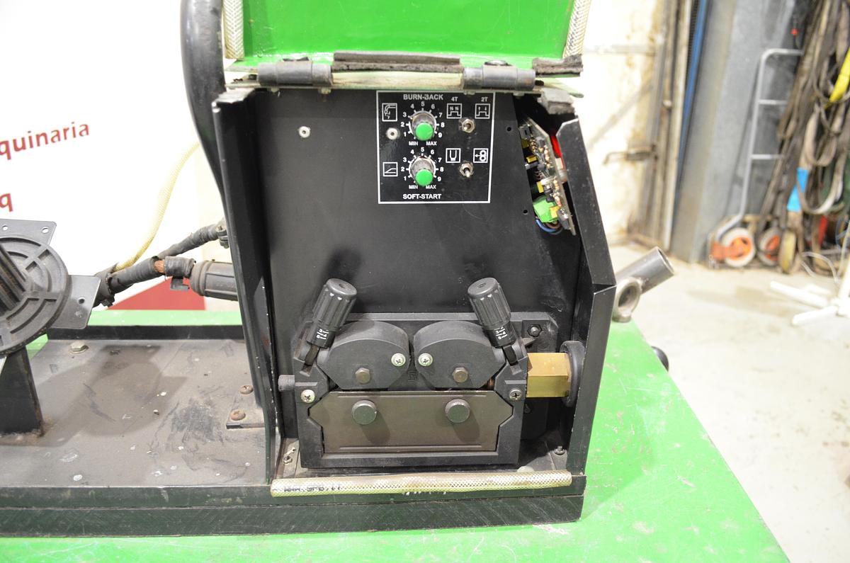 Usado Maquina soldar mig Praxair ACTUAL-406 con devanadera