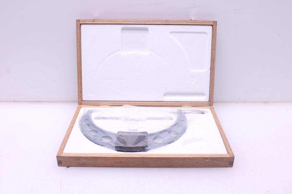 Usado Micrómetro externo Mitutoyo 225-250 mm 0.01 mm