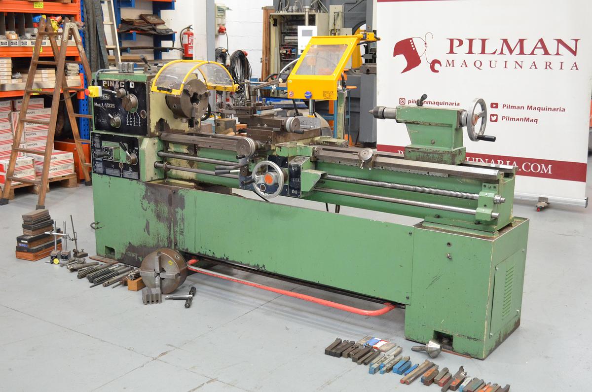 Usado Torno Pinacho L1-225  1650mm e.p. verde